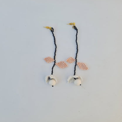 BEAD EARRING: HANGING FLOWER