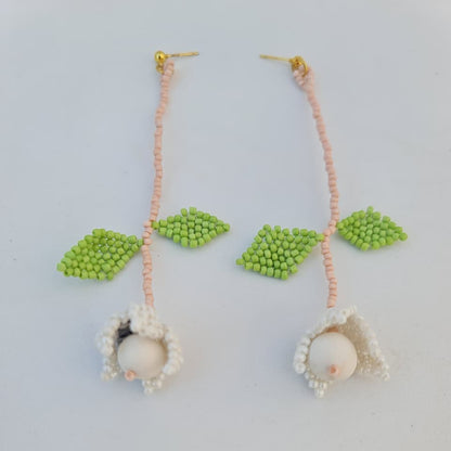 BEAD EARRING: HANGING FLOWER