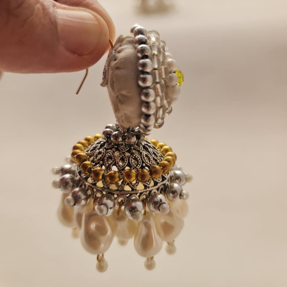 EARRINGS: CHAMBEELI JHUMKA